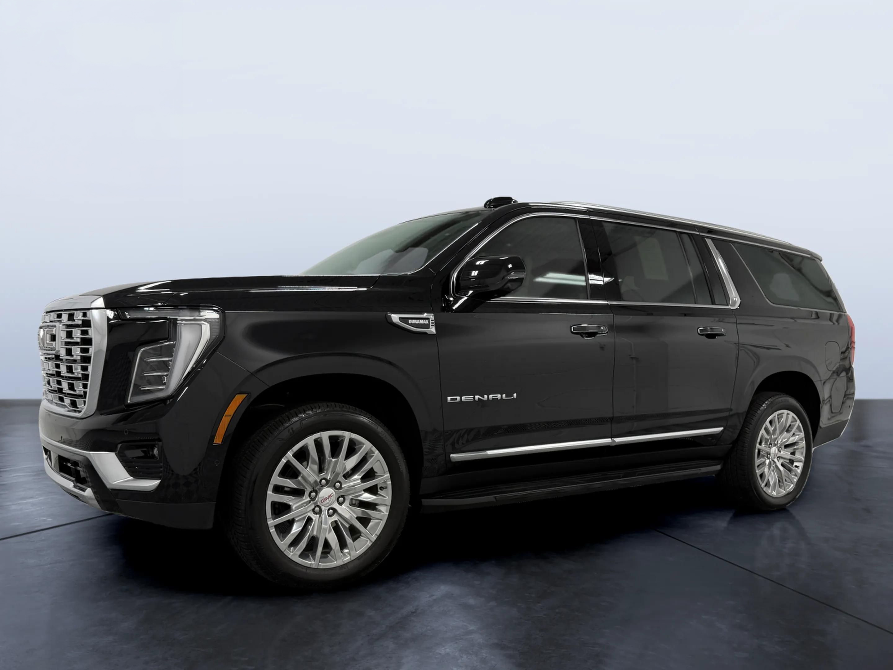 2026 GMC Yukon XL Denali photo 2
