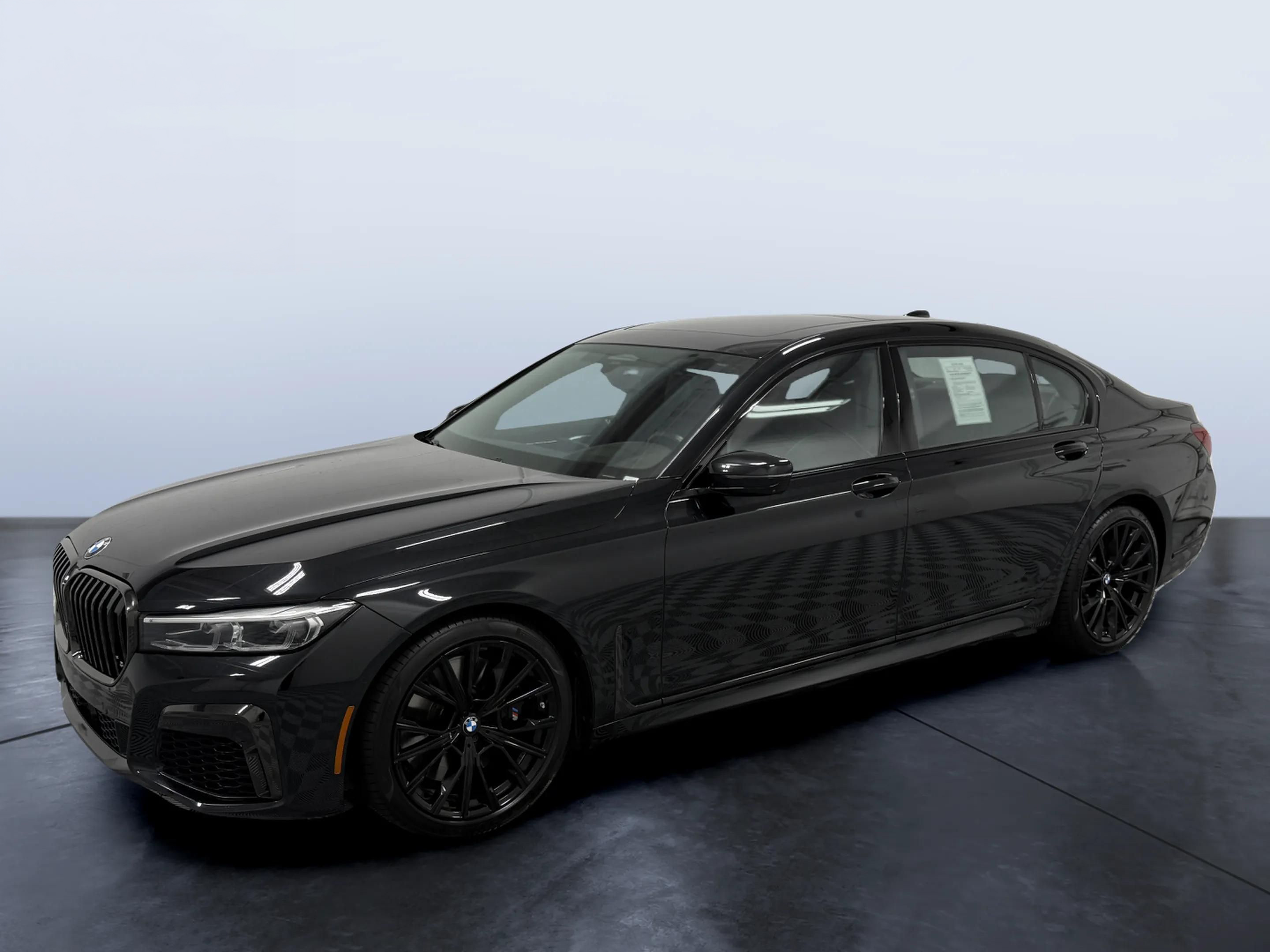 2022 BMW 7 Series M760i xDrive