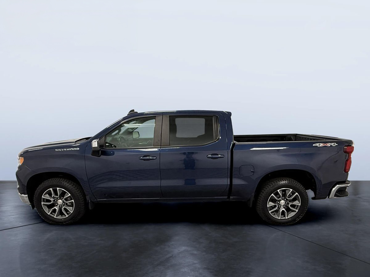2023 Chevrolet Silverado 1500 LT photo 3