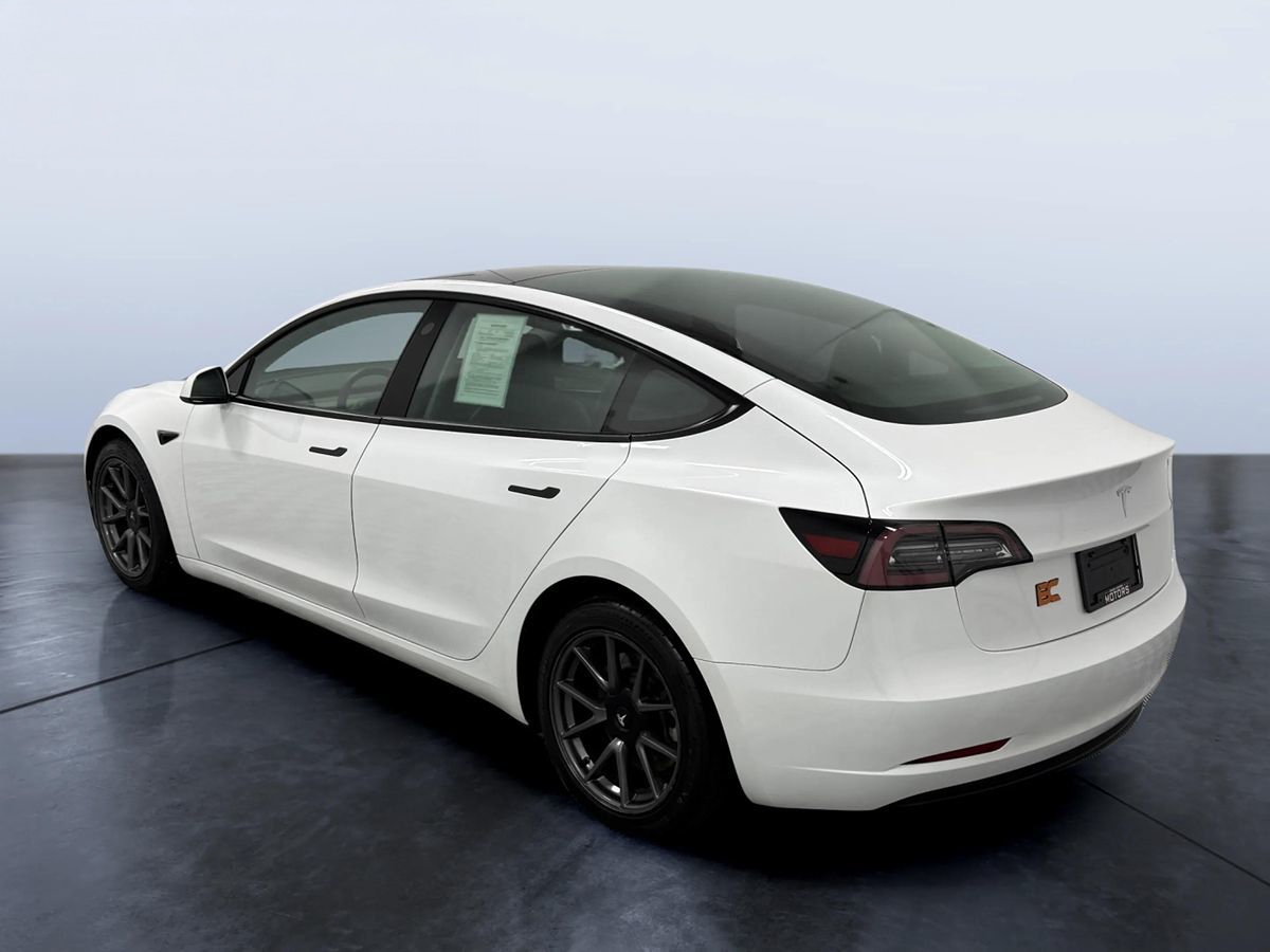 2023 Tesla Model 3 photo 4