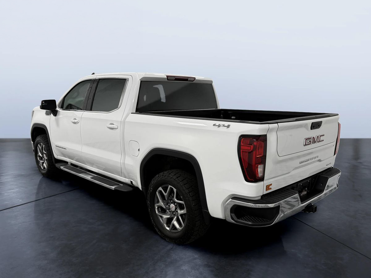 2023 GMC Sierra 1500 SLE photo 4